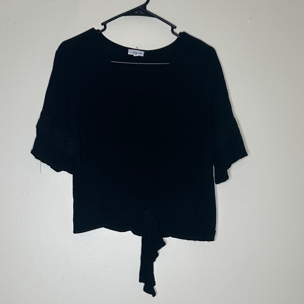 Eyeshadow Elegant Black Tie-Front Blouse